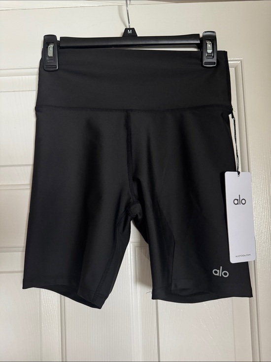 ALO Yoga Pants - NWT ALO Yoga Black High-Rise Bike Shorts